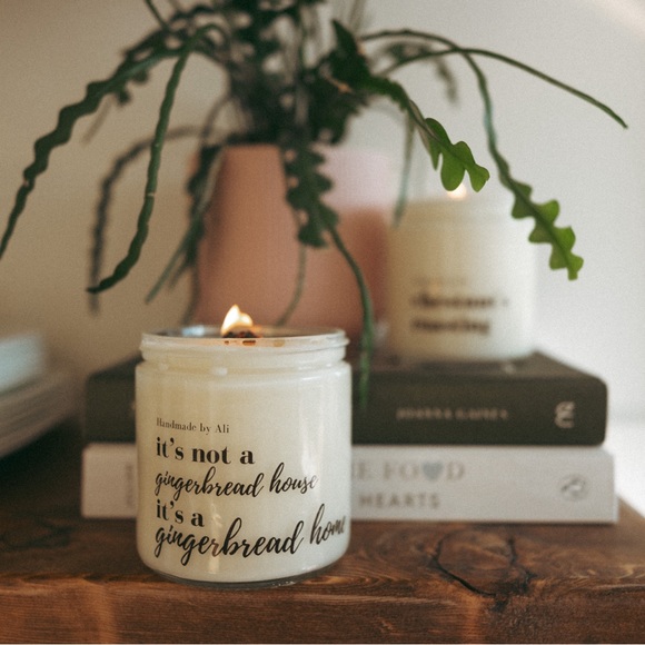 Gingerbread - Handmade 100% Pure Soy Wax Wood-Wicked Candle - Picture 1 of 6